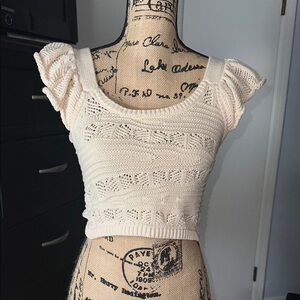 Cream Scoop Neck Puff Sleeve Crop Top size small